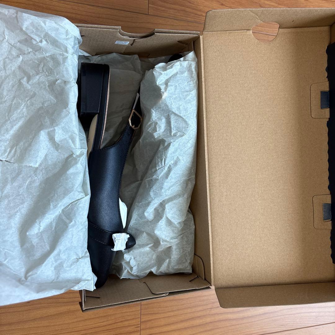 Cole Haan ブラック ポインテッドトゥ ミュール