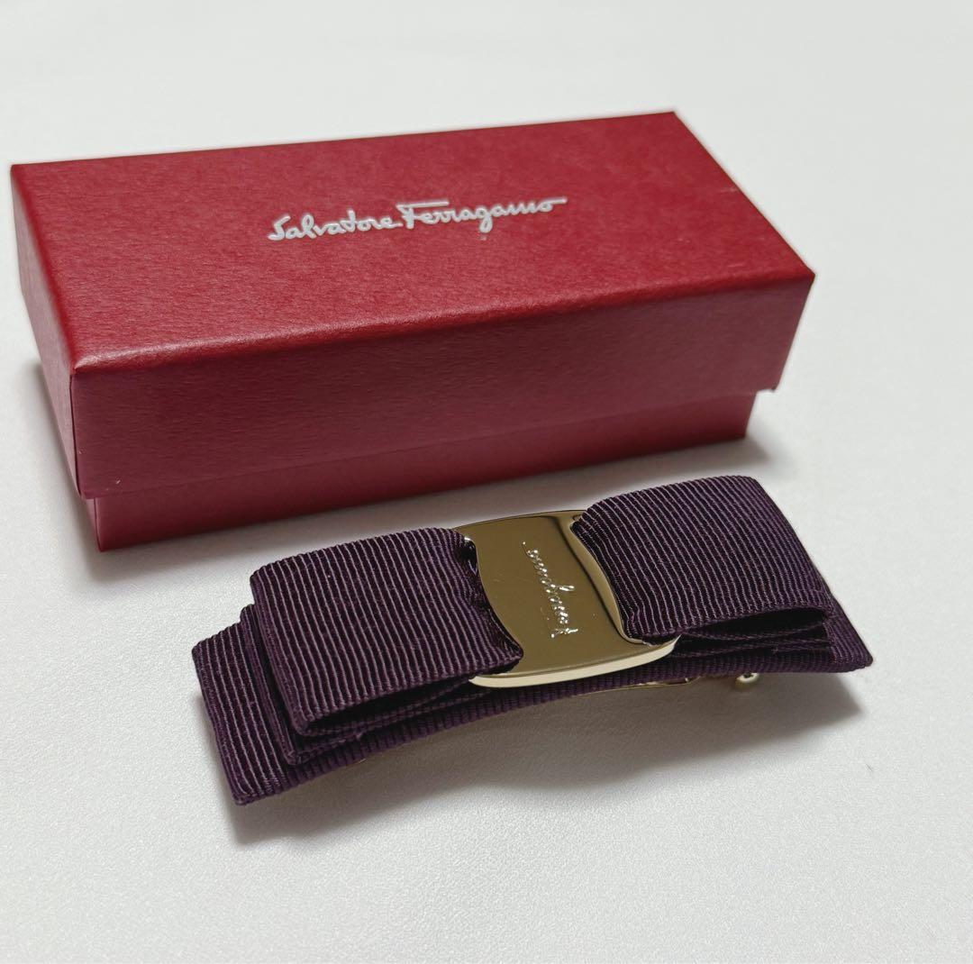 新品 Ferragamo フェラガモ ヴァラ リボン バレッタ プレゼントにも♡
