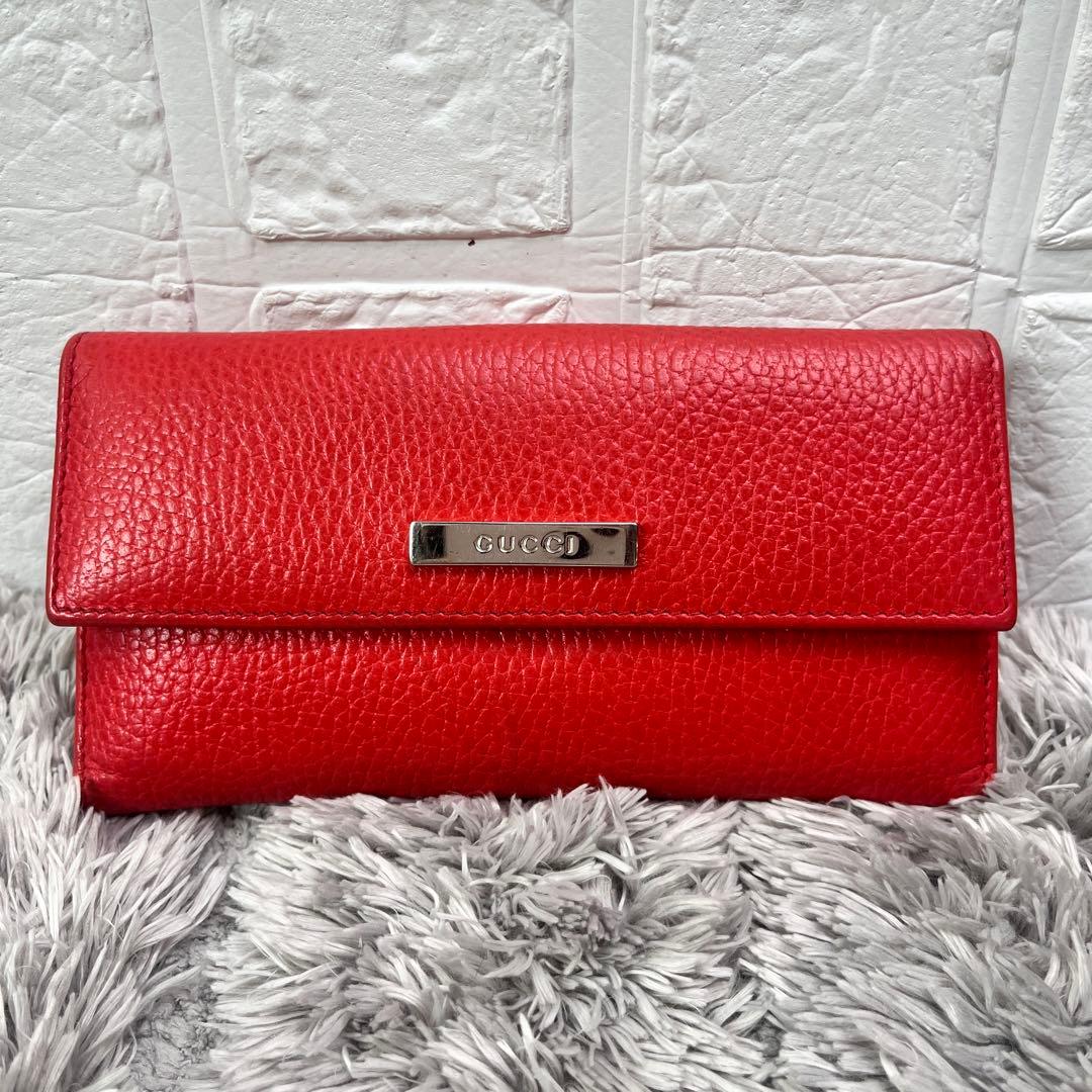 美品✨GUCCI ロゴプレート　シボレザー　長財布　　レッド　シルバー Wホック