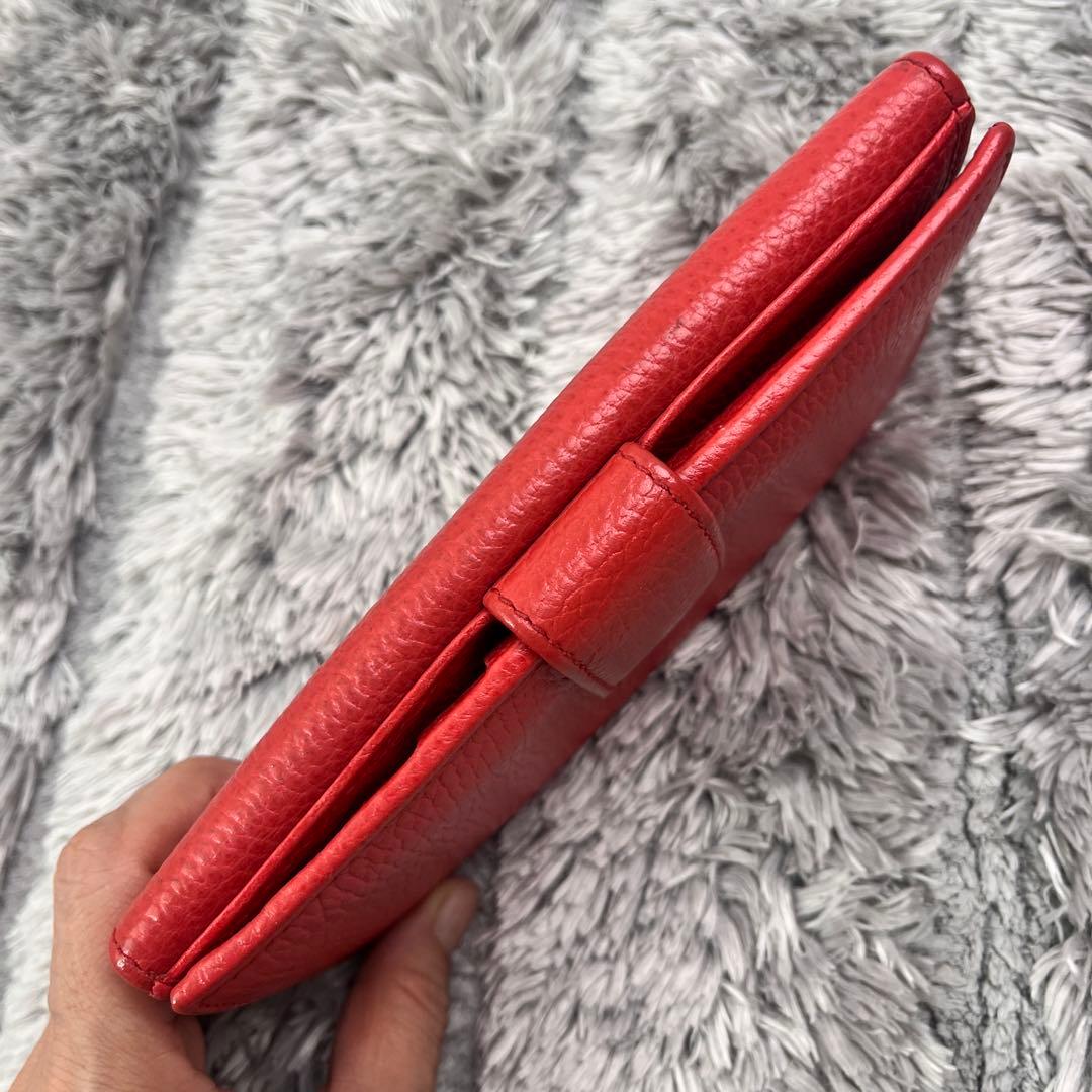 美品✨GUCCI ロゴプレート　シボレザー　長財布　　レッド　シルバー Wホック