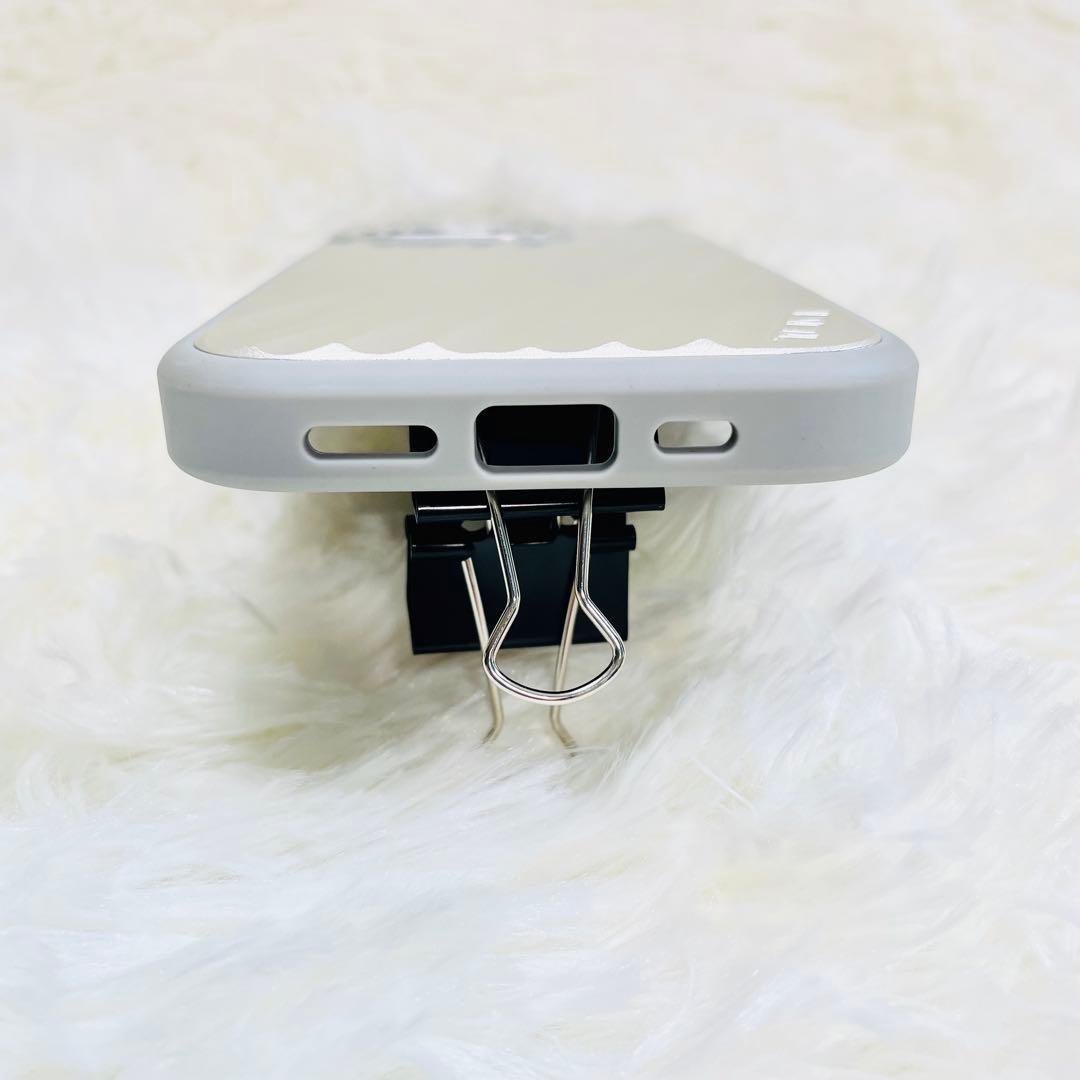 超美品　TUMI アルミケース　iPhone15 PRO シルバー