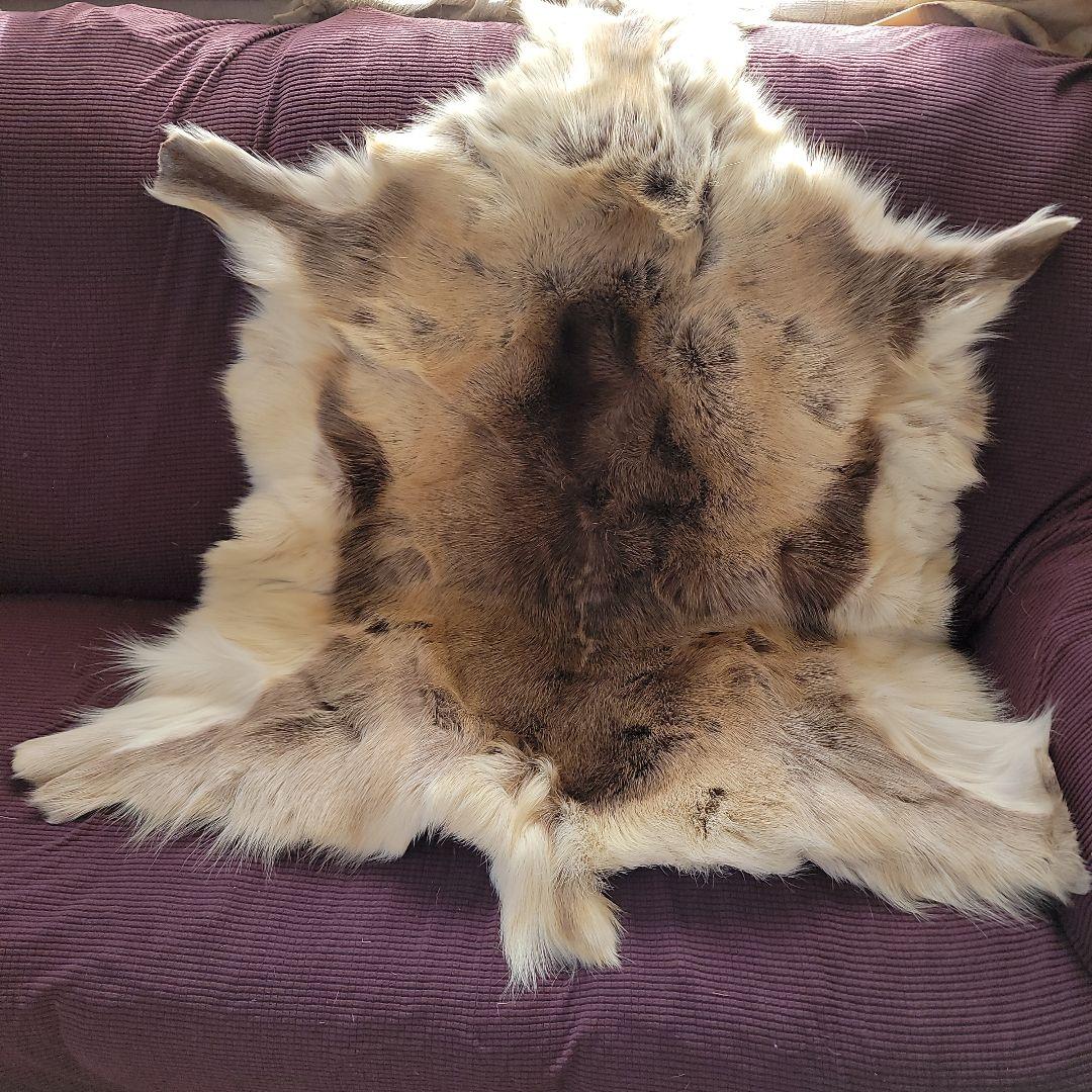 トナカイ毛皮　高級毛皮ラグ