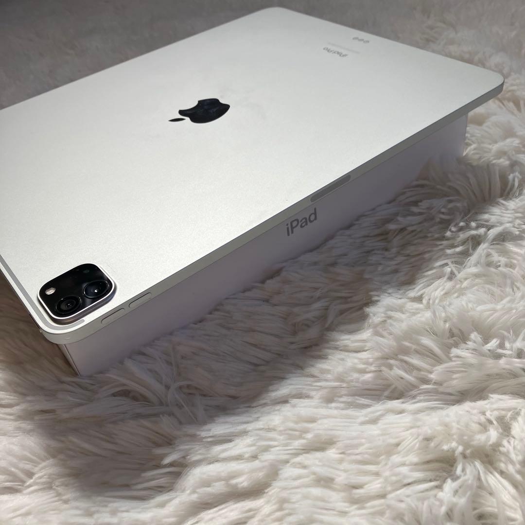 【早い者勝ち】iPad Pro 12.9第6世代 128GB 【すぐ発送】