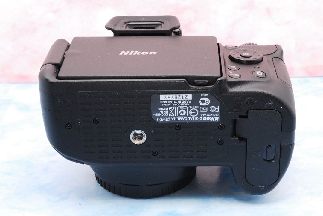 ニコン D5200☆一眼レフカメラ☆手ぶれ補正Wレンズ☆美品＆ショット数少！