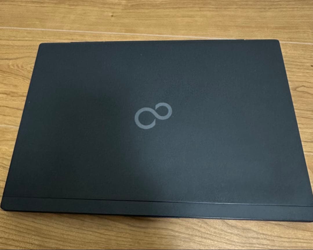 富士通U939/B LTE 第8世代 i5 メモリ8GB SSD128GB 指紋