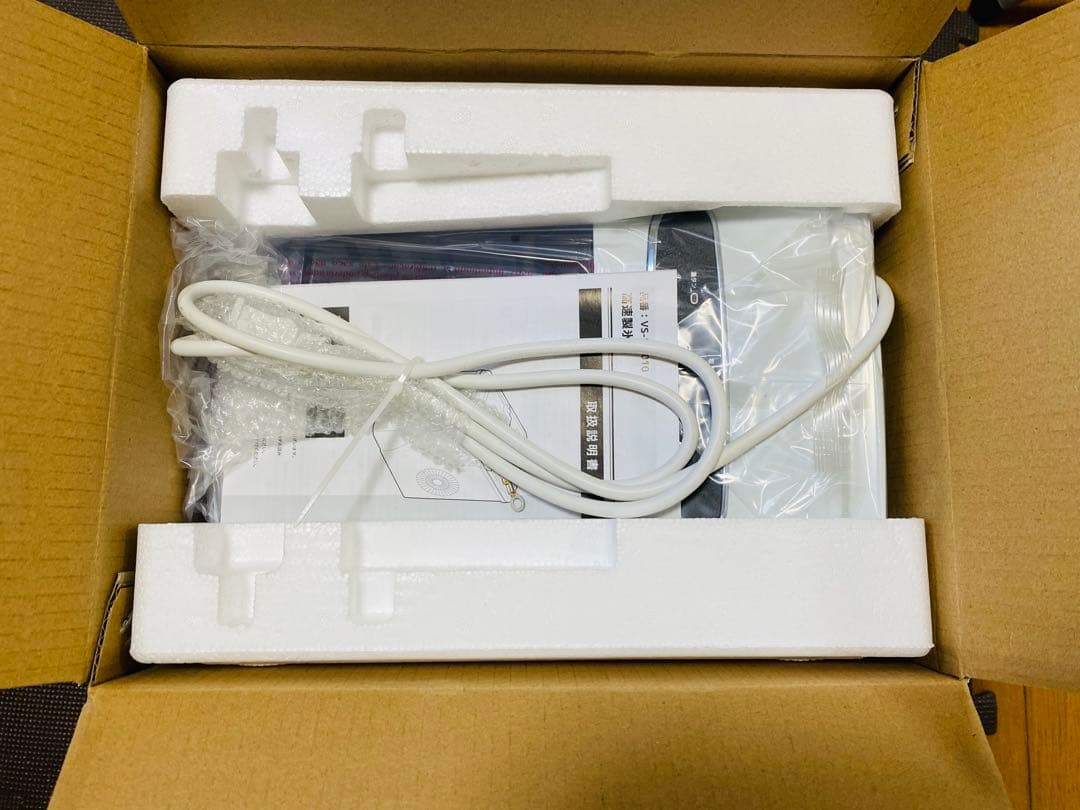 未使用品保証書付　ベルソス　製氷機 ホワイト VS-ICE010