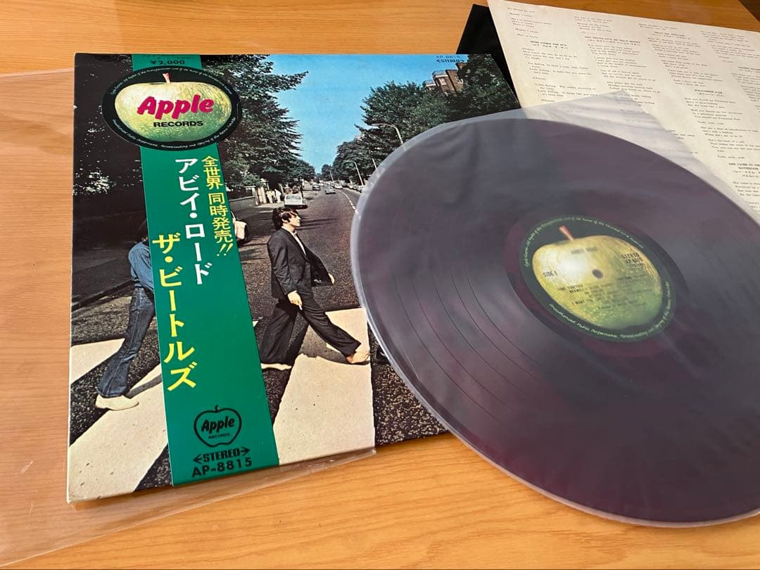 綺麗な赤盤は少ない　全体に良好品　アビーロード