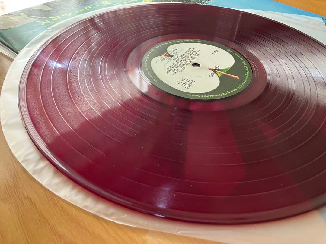 綺麗な赤盤は少ない　全体に良好品　アビーロード
