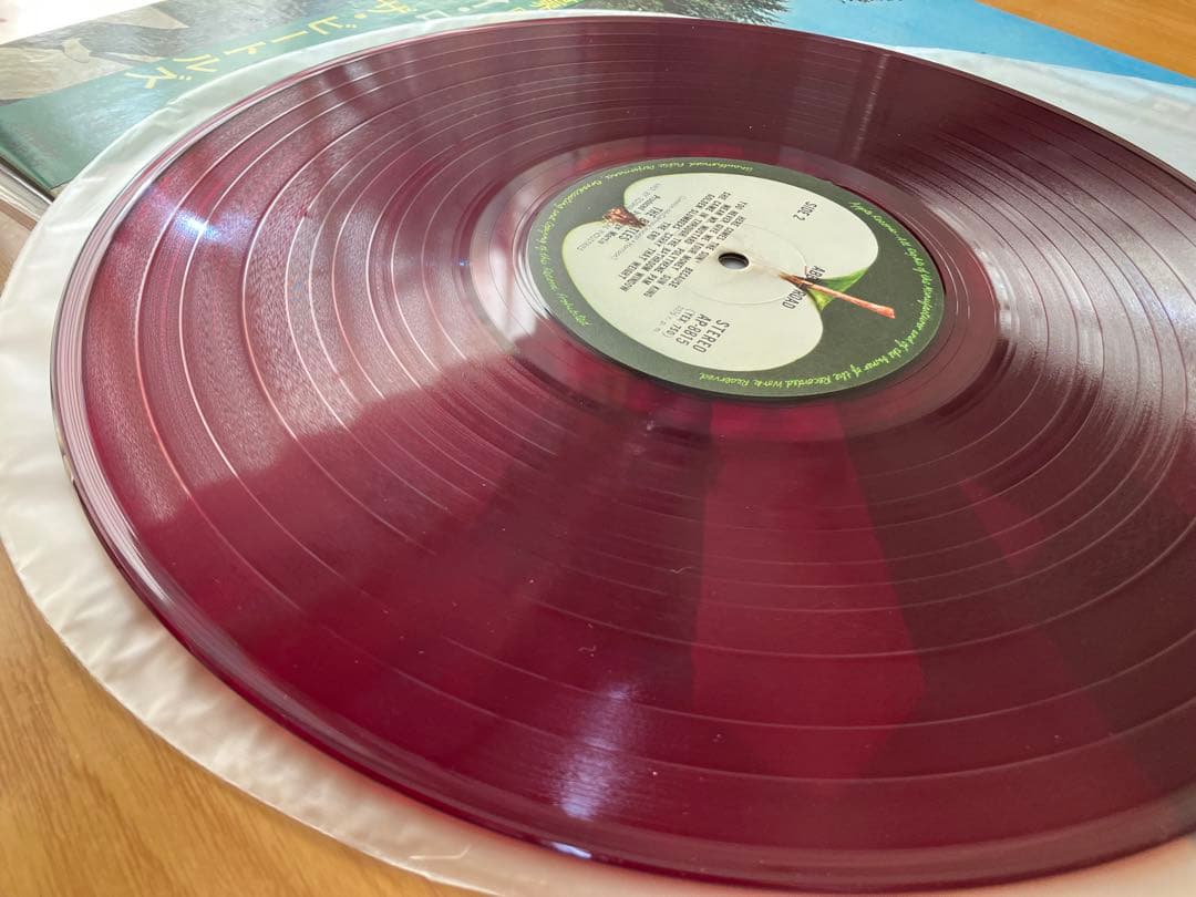 綺麗な赤盤は少ない　全体に良好品　アビーロード