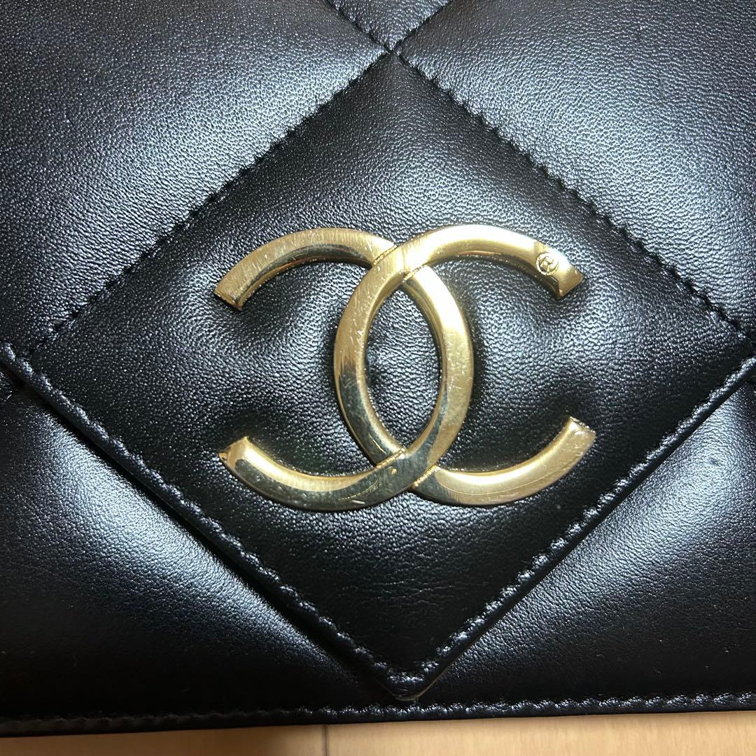 ブラックレザー パーティバッグ　クラッチバッグ　デザイン良