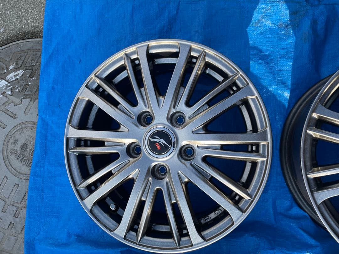 未使用？　15インチ　6J PCD114.3 5穴　アルミホイール　4本