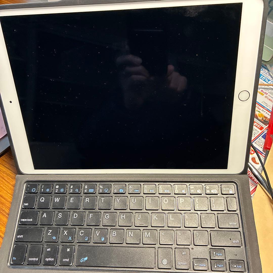 Apple iPad Air 第三世代　社外キーボード付き　64GB シルバー