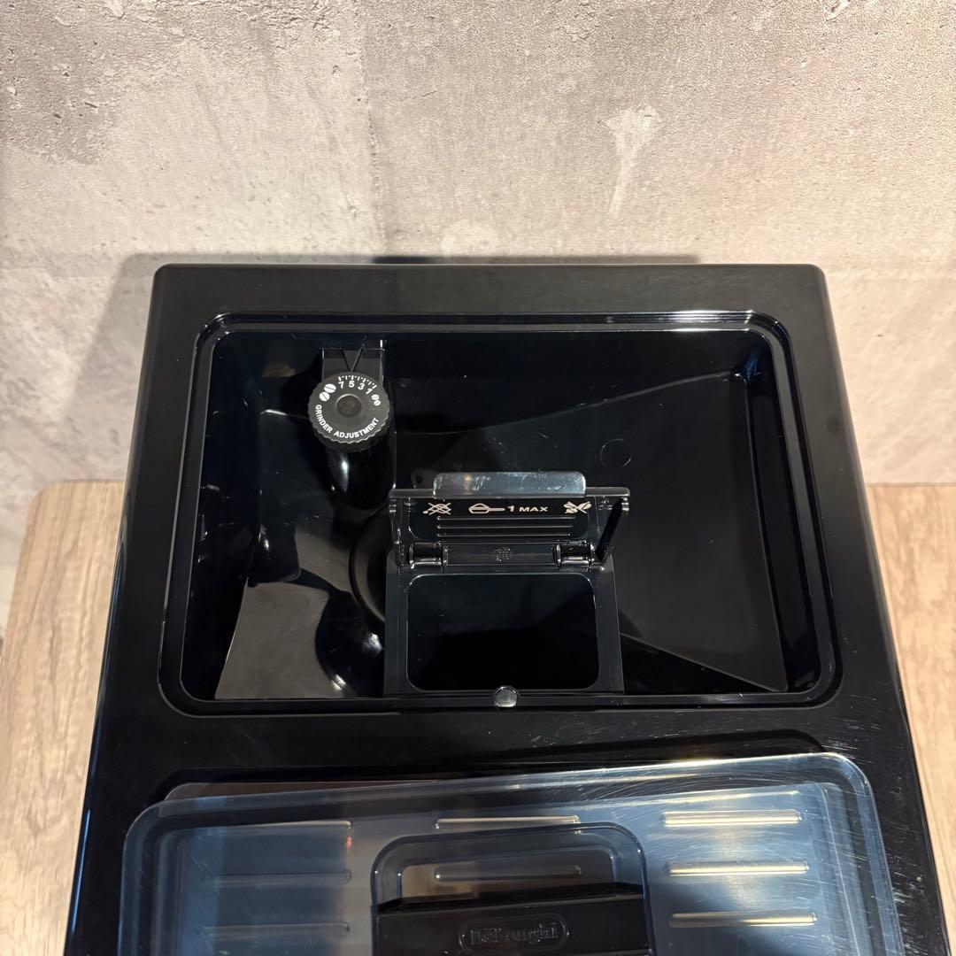 デロンギ　エレッタ　カプチーノ　コンパクト全自動エスプレッソマシン