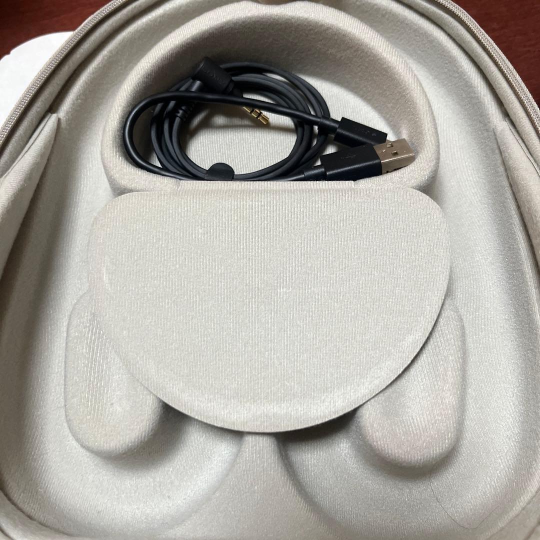 SONY WH-1000XM5 プラチナシルバー　ケース付き
