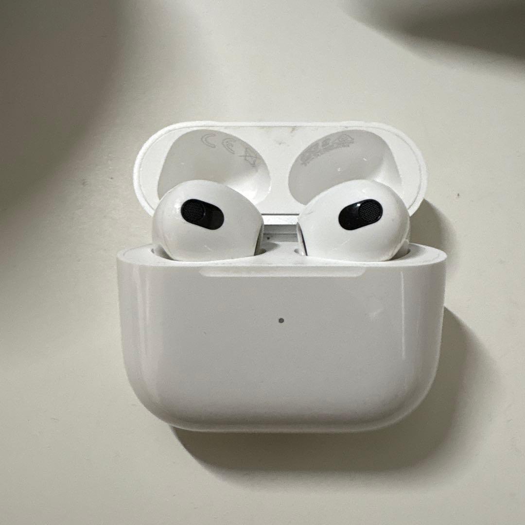 AirPods3世代 充電ケース付き