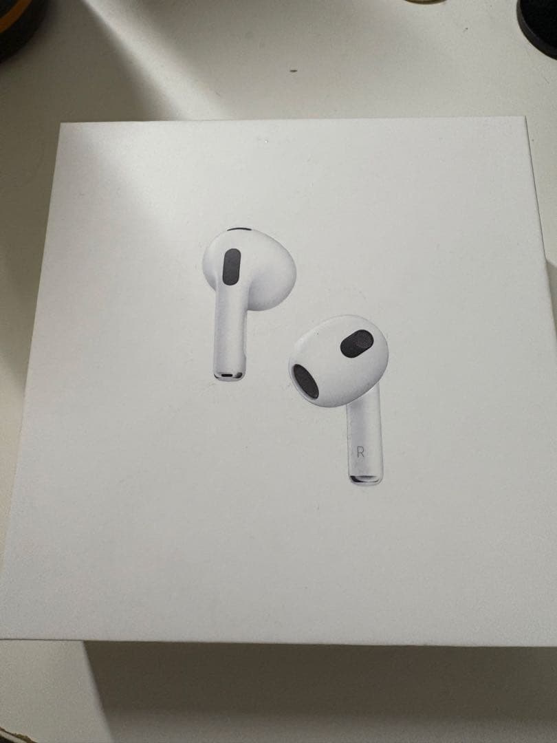 AirPods3世代 充電ケース付き