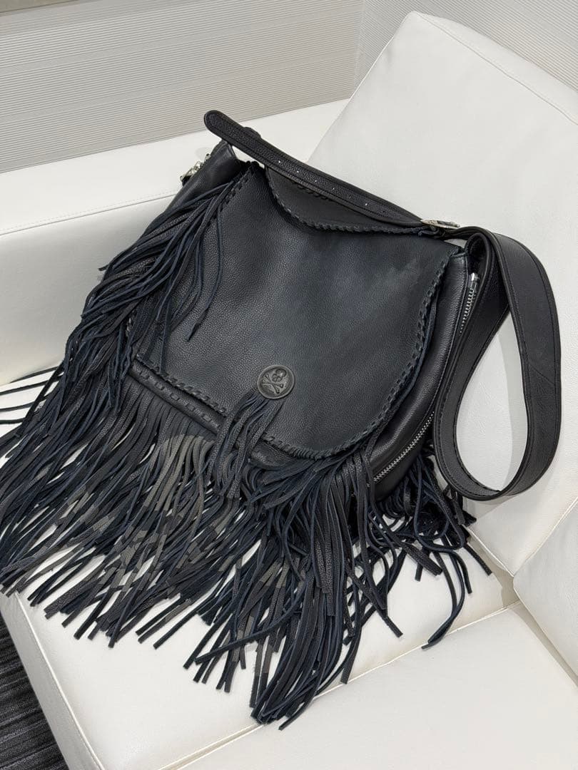 フリンジ付きブラックバッグ