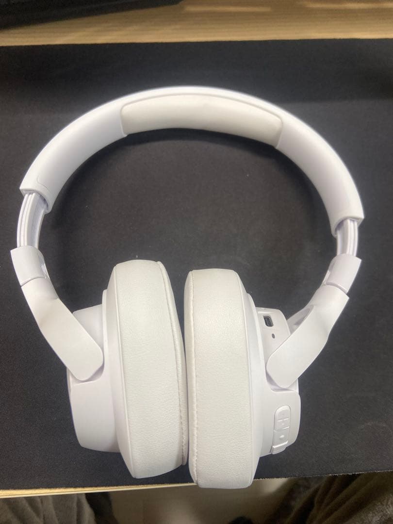 JBL ワイヤレスヘッドホン　白色　ホワイト