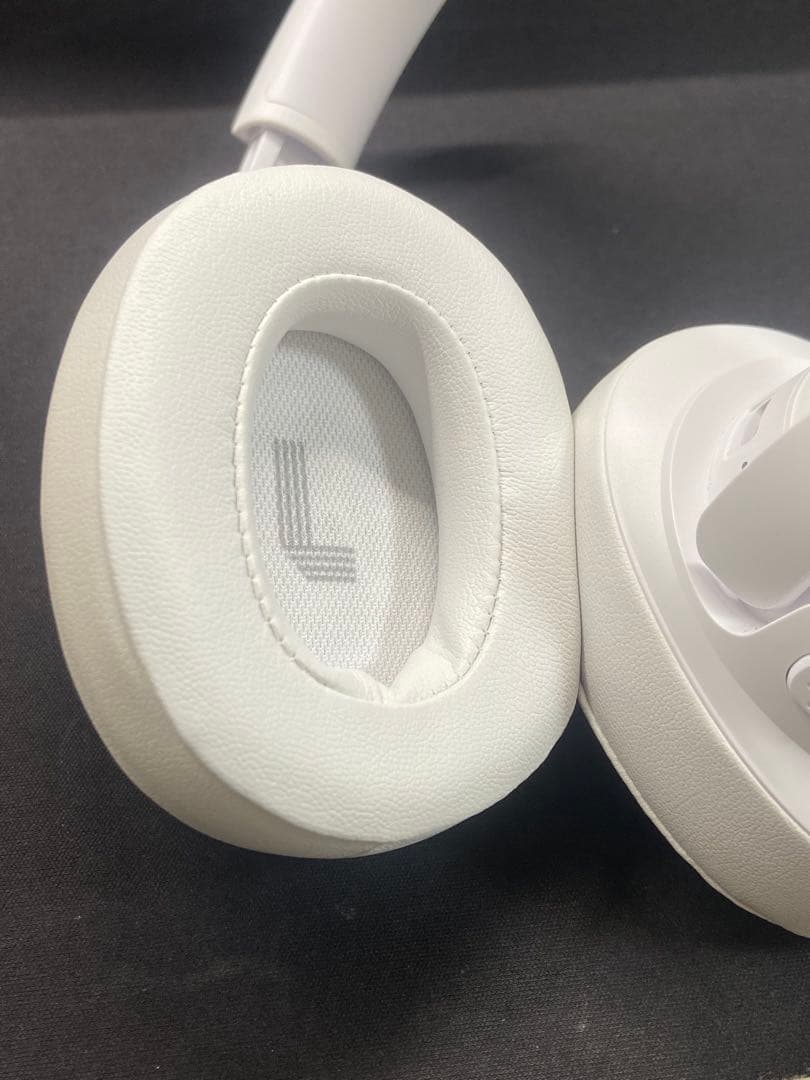 JBL ワイヤレスヘッドホン　白色　ホワイト