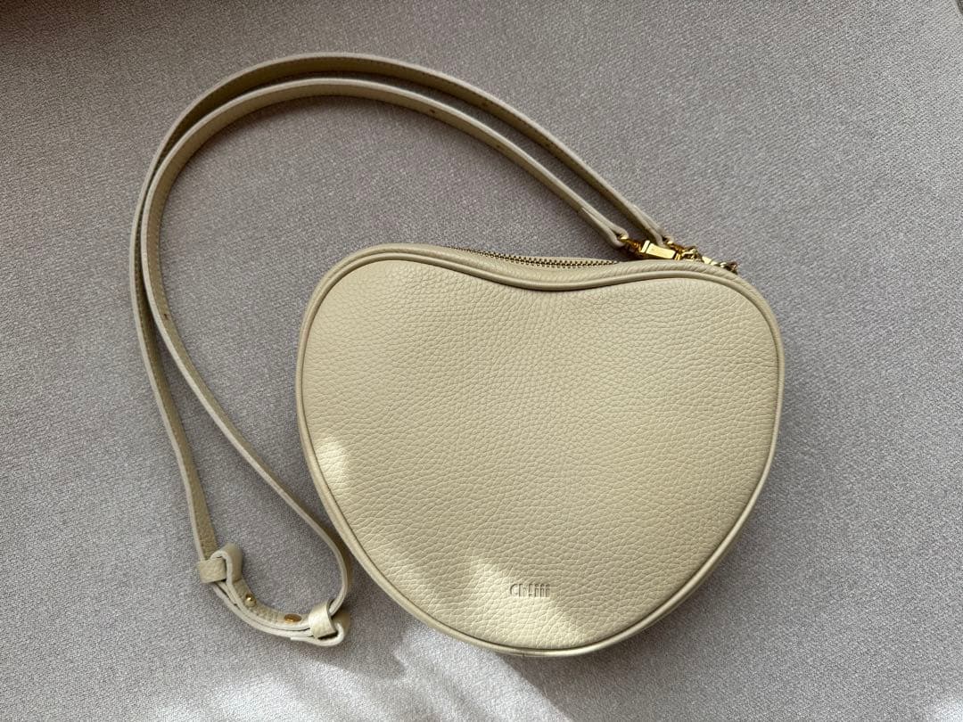 ch!iiibag レザーハートショルダー オフホワイト　チーバッグ