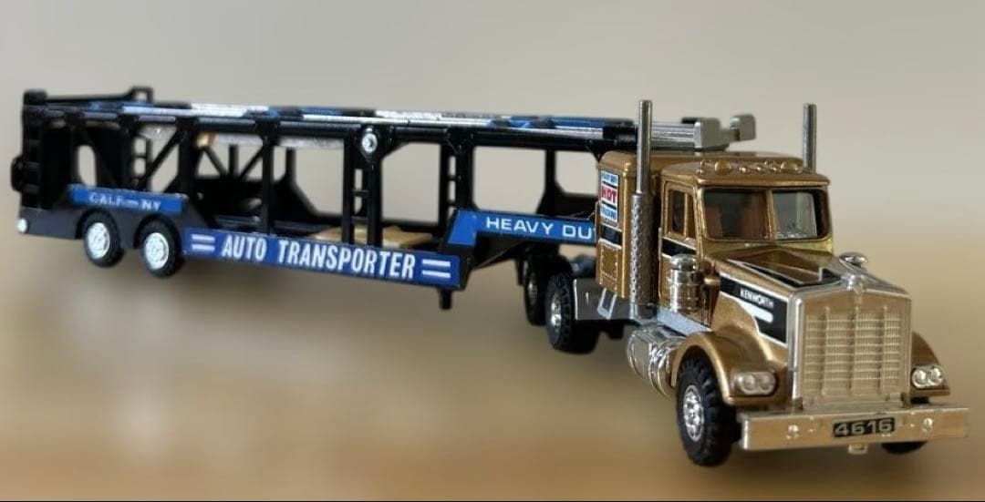 シンセイ爆走トラック群団、ケンウォースオートキャリア￼642