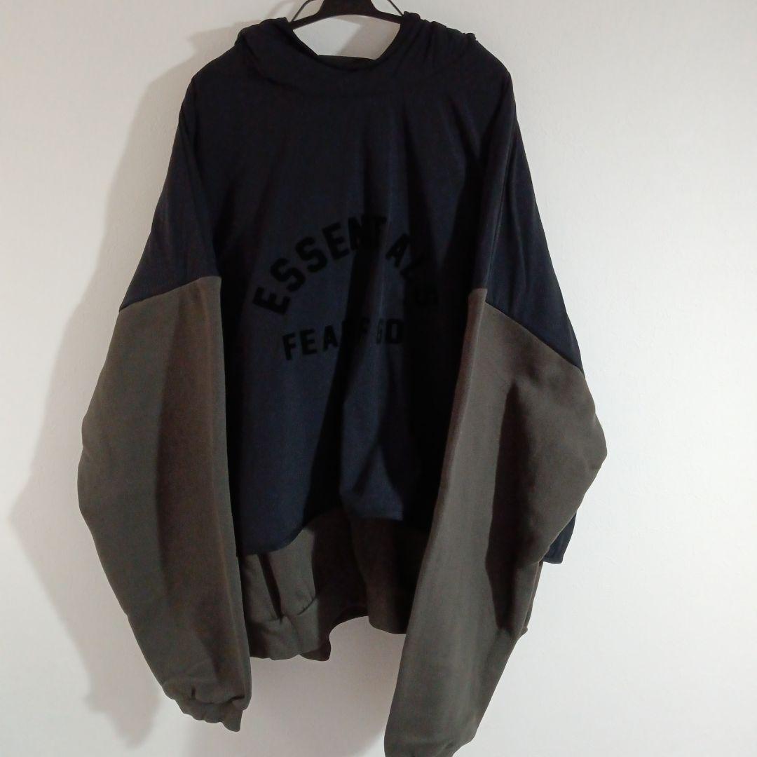 ESSENTIALS　パーカー