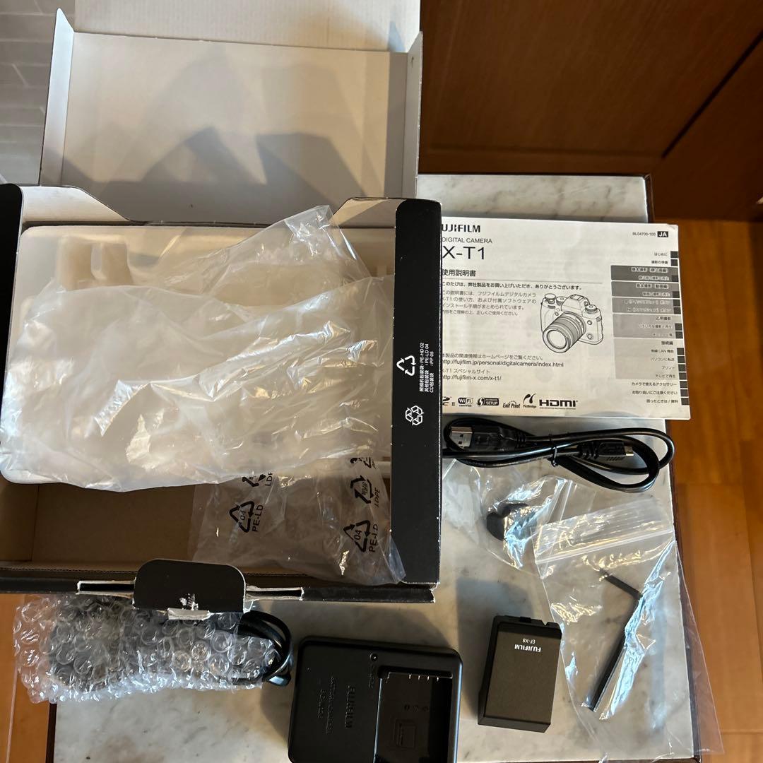 富士フィルム Fuji X-T1 、16-50ズームレンズ付