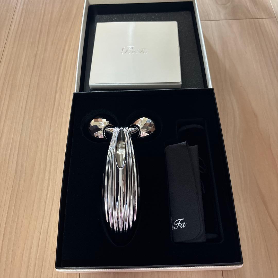 【新品未使用】 リファカラットレイ　美顔ローラ