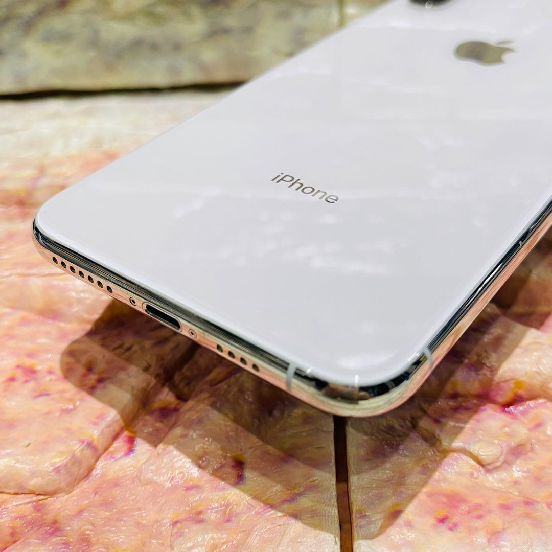 SIMフリー iPhoneXSMAX 64GB シルバー 新品バッテリ－