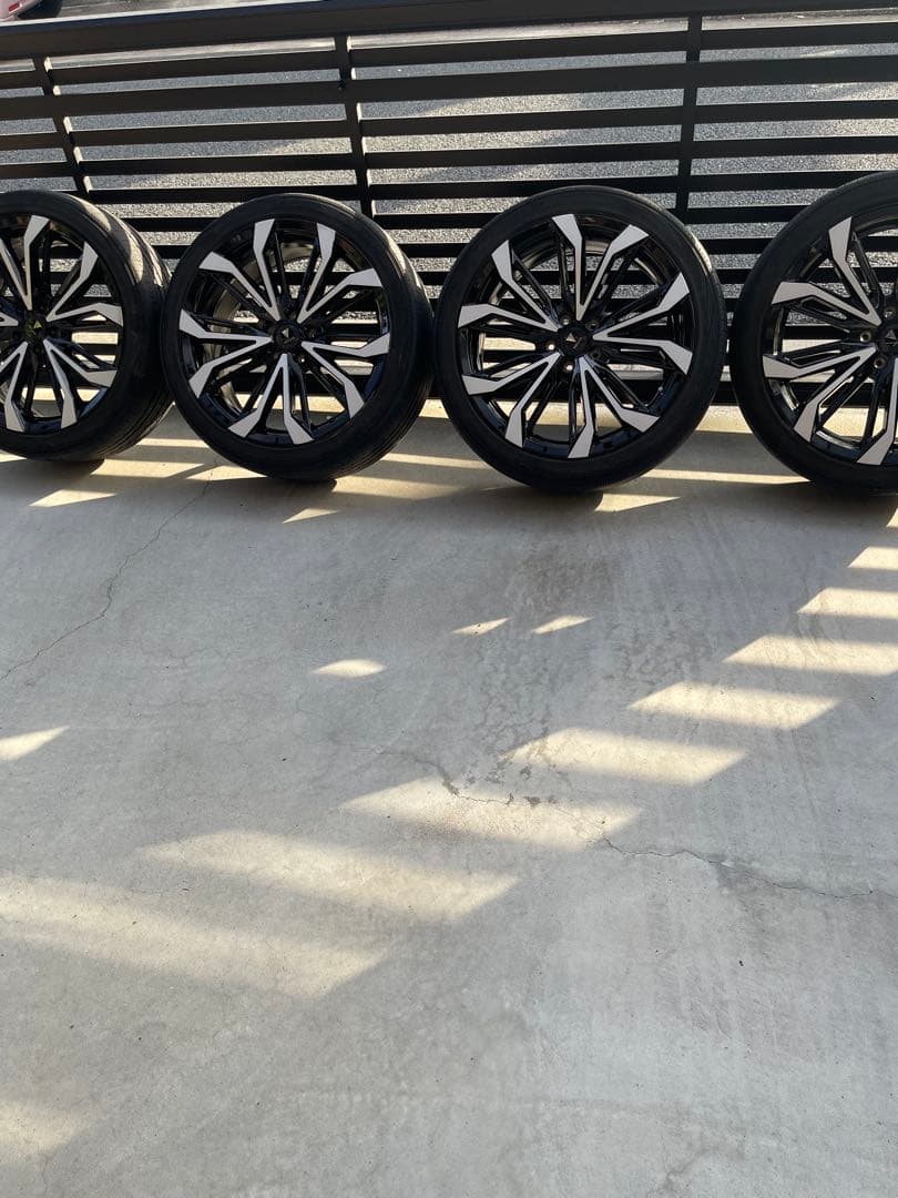 ホ*ト様 モデリスタ20インチホイール ガリ傷は直しています。 とても良いホイー