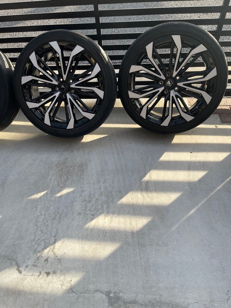 ホ*ト様 モデリスタ20インチホイール ガリ傷は直しています。 とても良いホイー