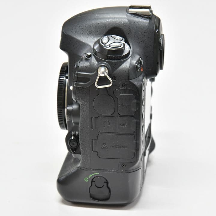 U★Nikon D4s デジタル一眼レフカメラ　ショット数10万回未満