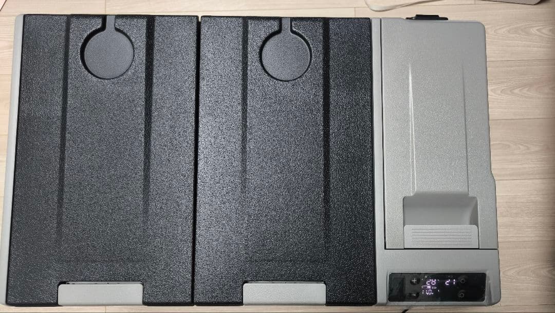 【新品未使用】車載冷蔵庫 モバイルバッテリー付き 35L　ブラック色