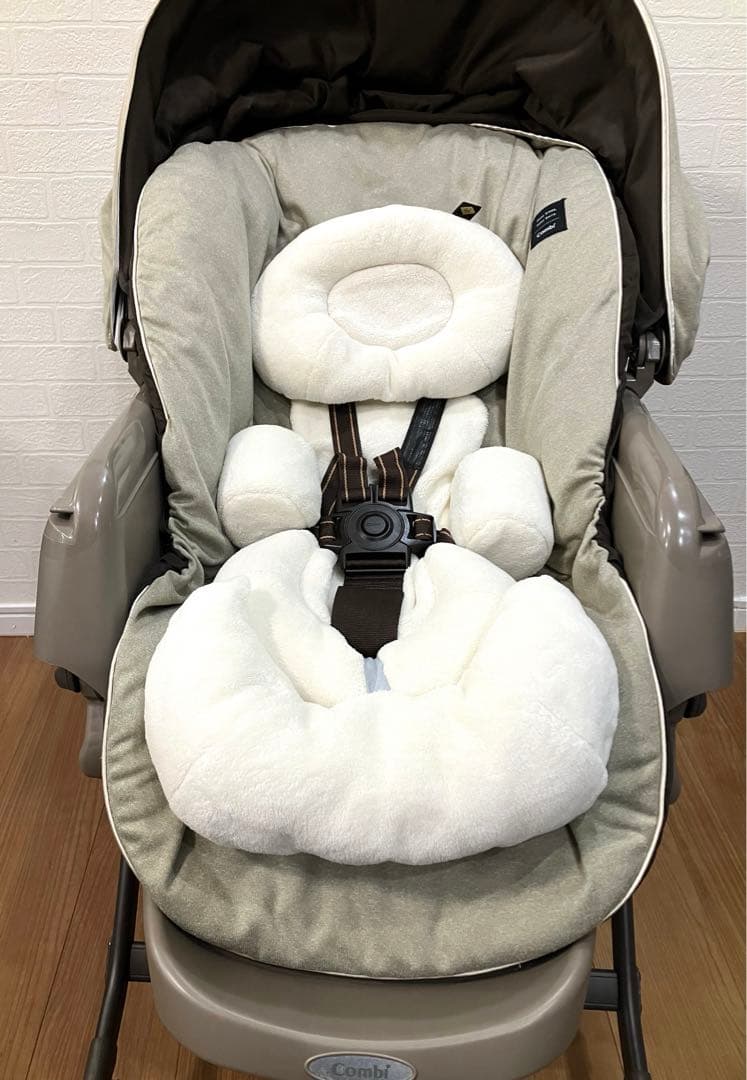 美品Combi ネムリラ オートスイングBEDi おやすみドーム EG