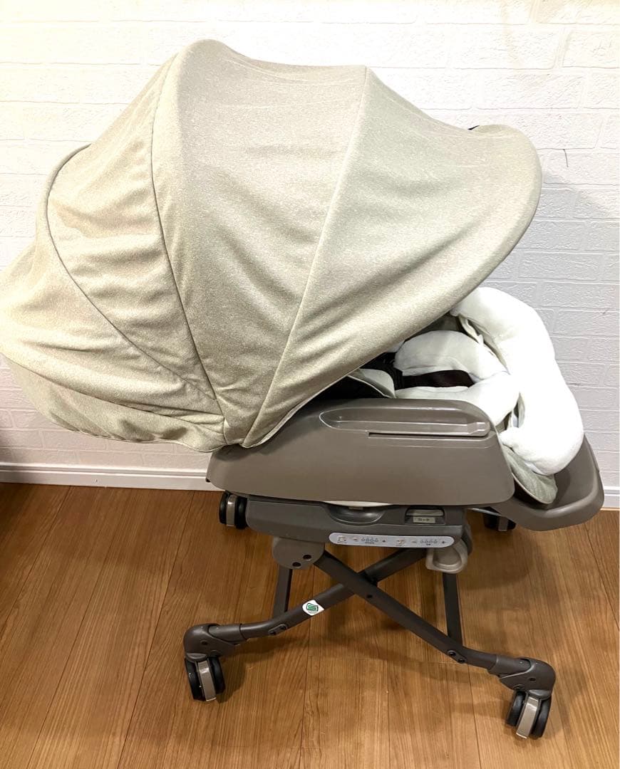 美品Combi ネムリラ オートスイングBEDi おやすみドーム EG