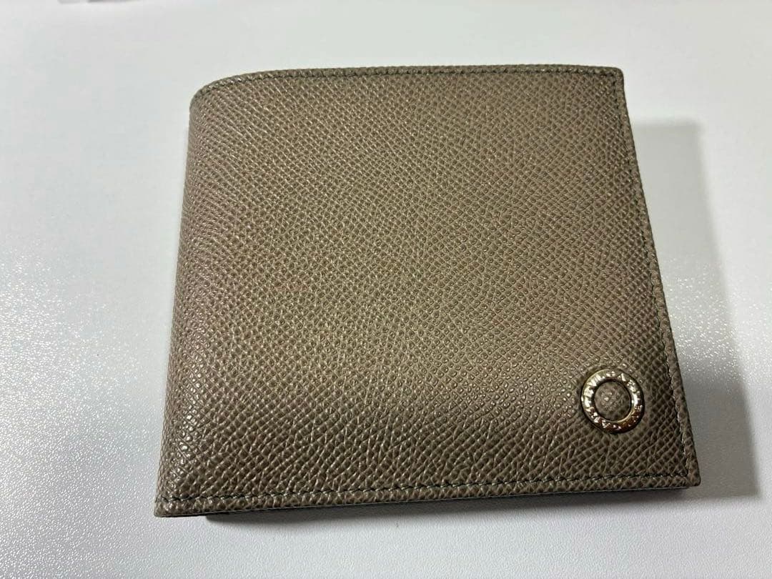 u*9様 BVLGARI 折り畳み財布