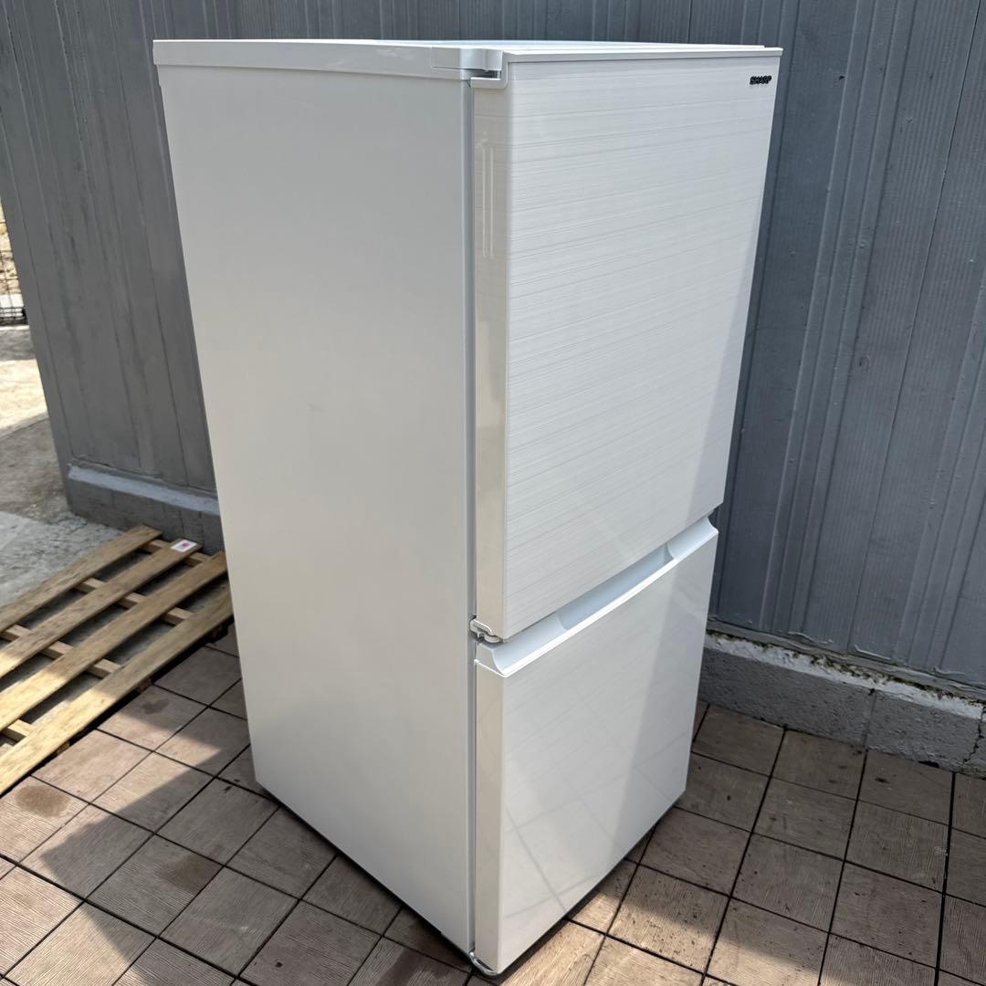 SHARP 2021年製最新モデル 2ドア冷蔵庫 どっちもドア 高品位木目調