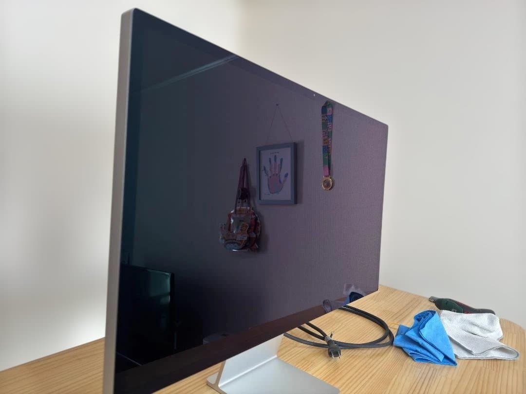 Apple Studio Display 傾き調整スタンド 目立つ傷なし