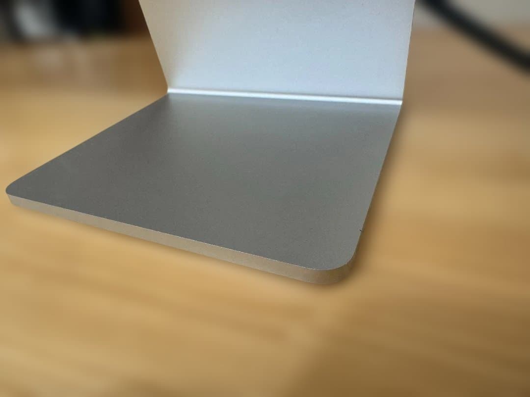 Apple Studio Display 傾き調整スタンド 目立つ傷なし
