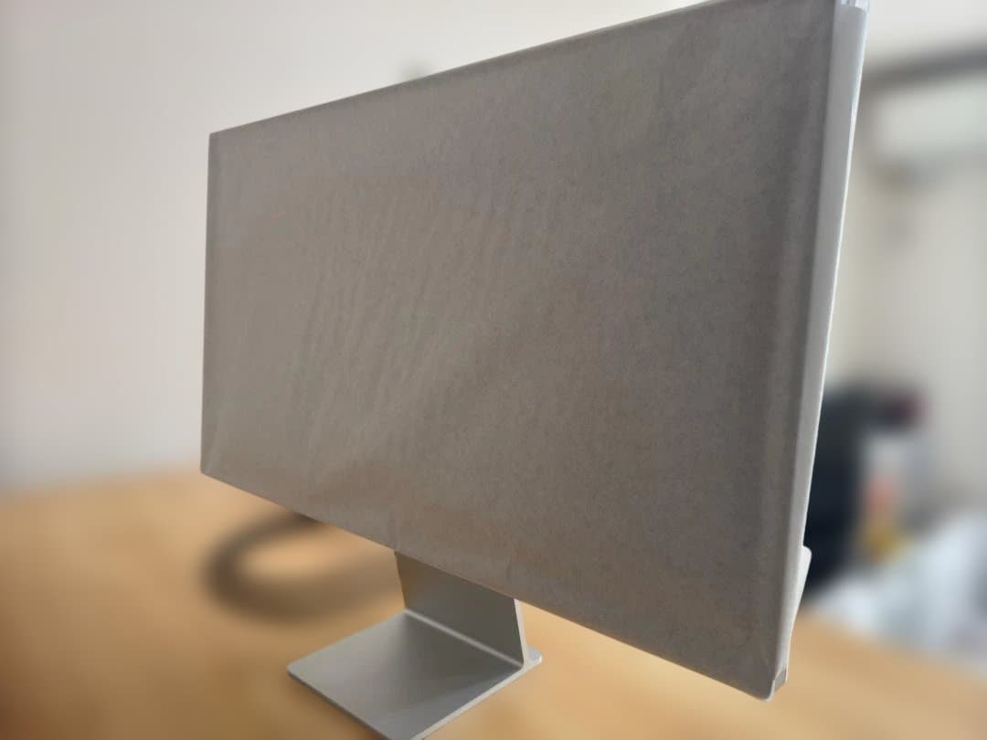 Apple Studio Display 傾き調整スタンド 目立つ傷なし