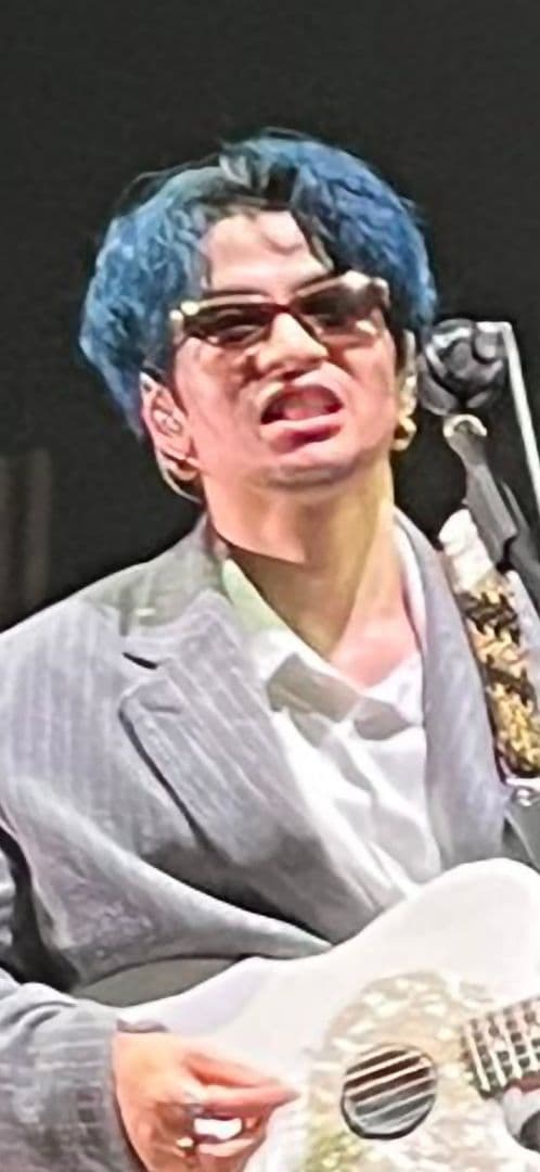 キ*プ様 常田大希着用 同型同色 LOEWE ワールサングラス 赤