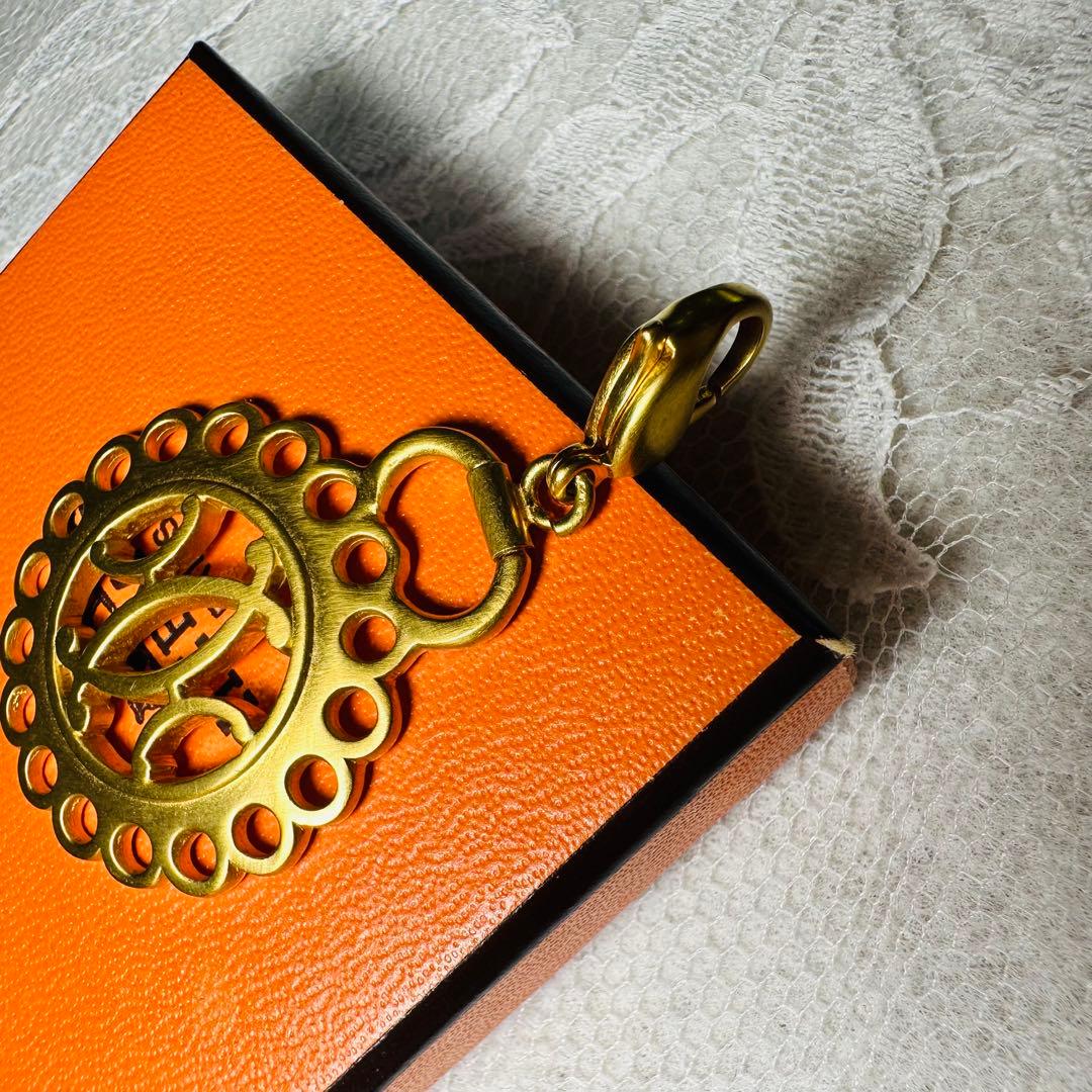 エルメス　ハバ　ペンダントトップBoucle Fantaisie アクセサリー