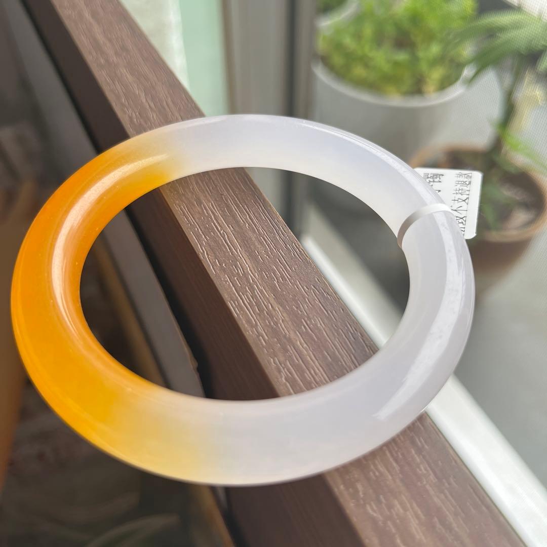 美品半黄翡円型バングル