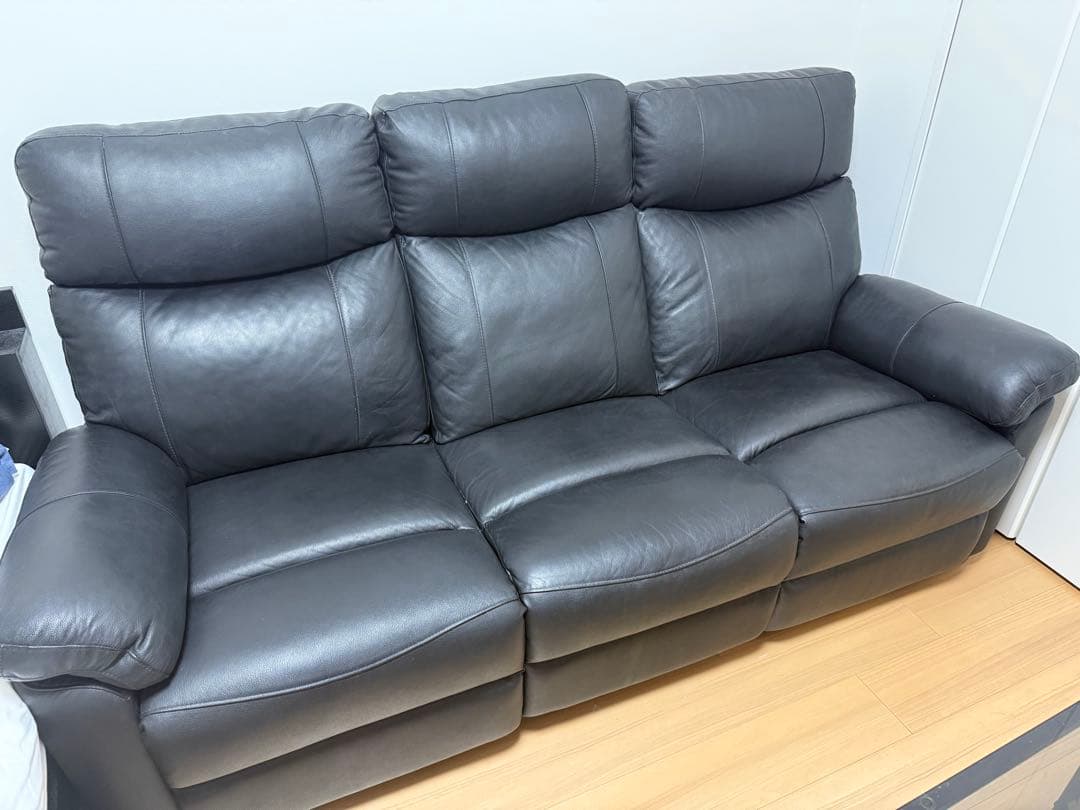 【osu】【ニトリ】3人掛け電動リクライニングソファ テーブル付 本革