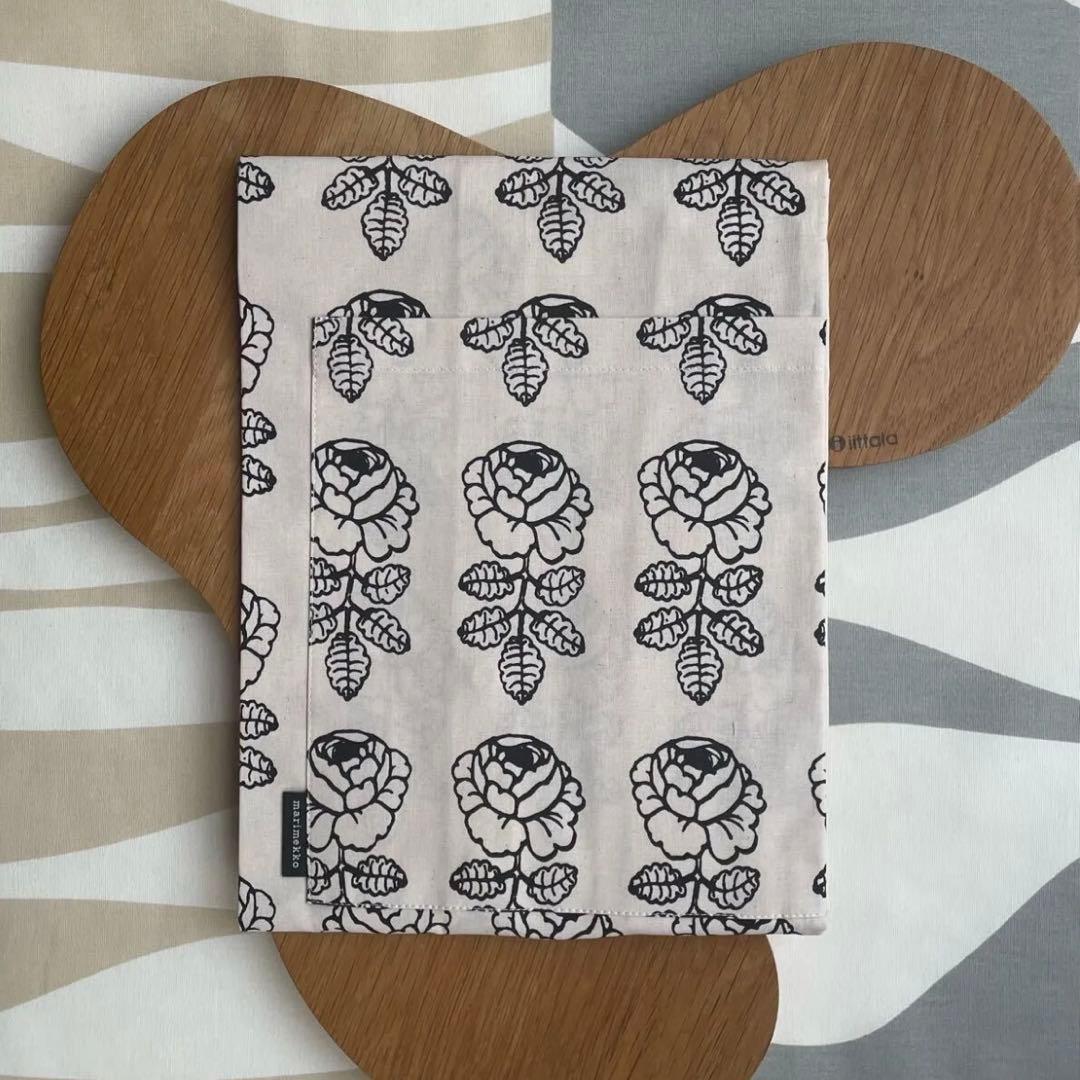 国内正規品 新品 マリメッコ ヴィヒキルース エプロン ブラック