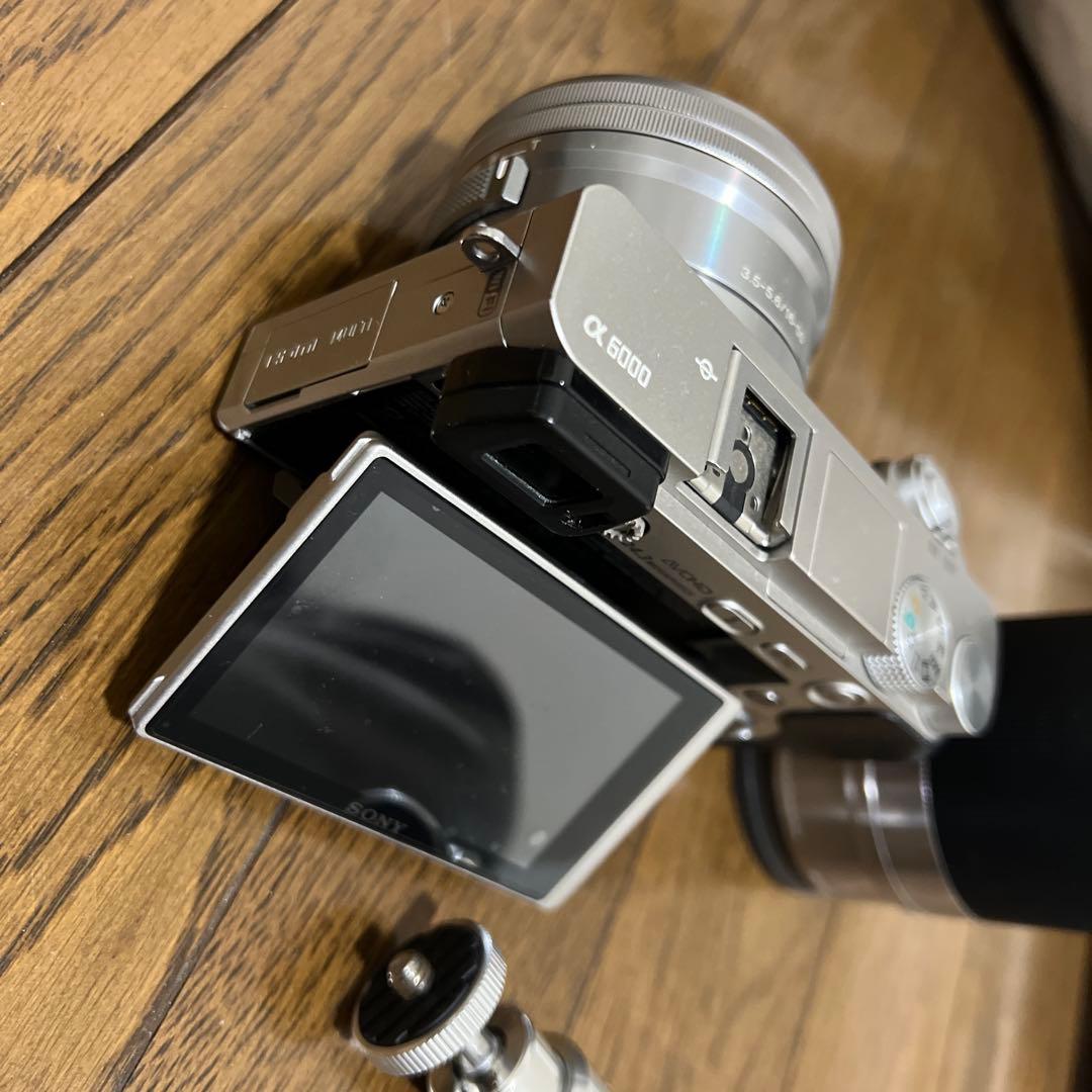 Sony α6000 ミラーレスカメラ本体、レンズ2個
