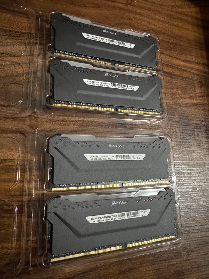 Corsair VENGEANCE DDR4メモリ32GBx3枚+ジャンク1枚