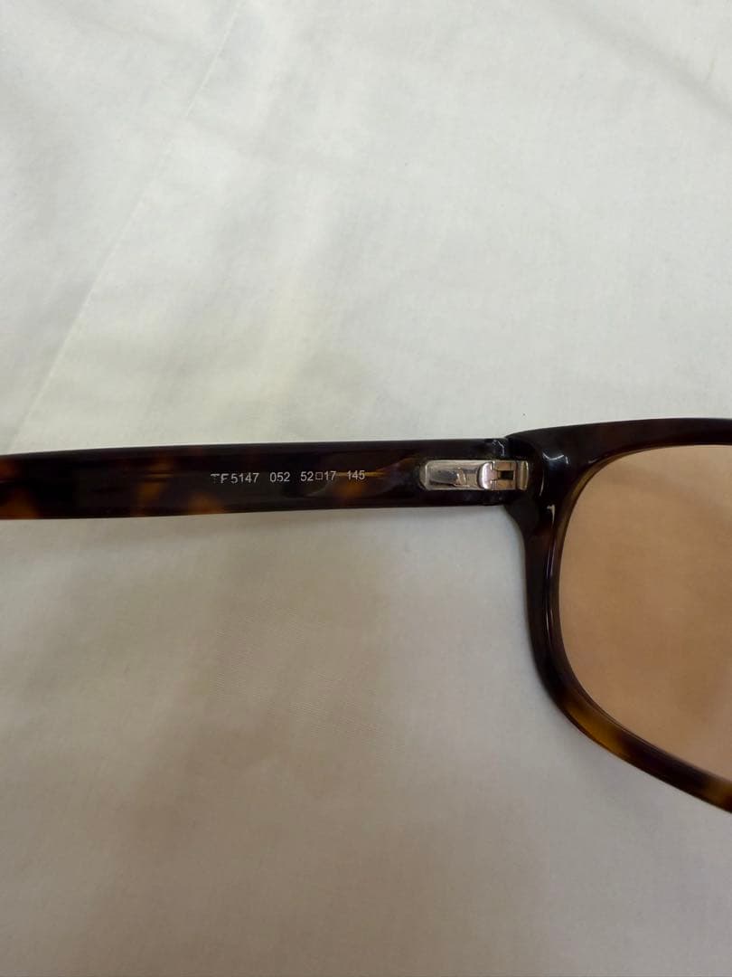 トムフォード TF5147ブラウンレンズ 52□17 メガネ サングラス　度なし