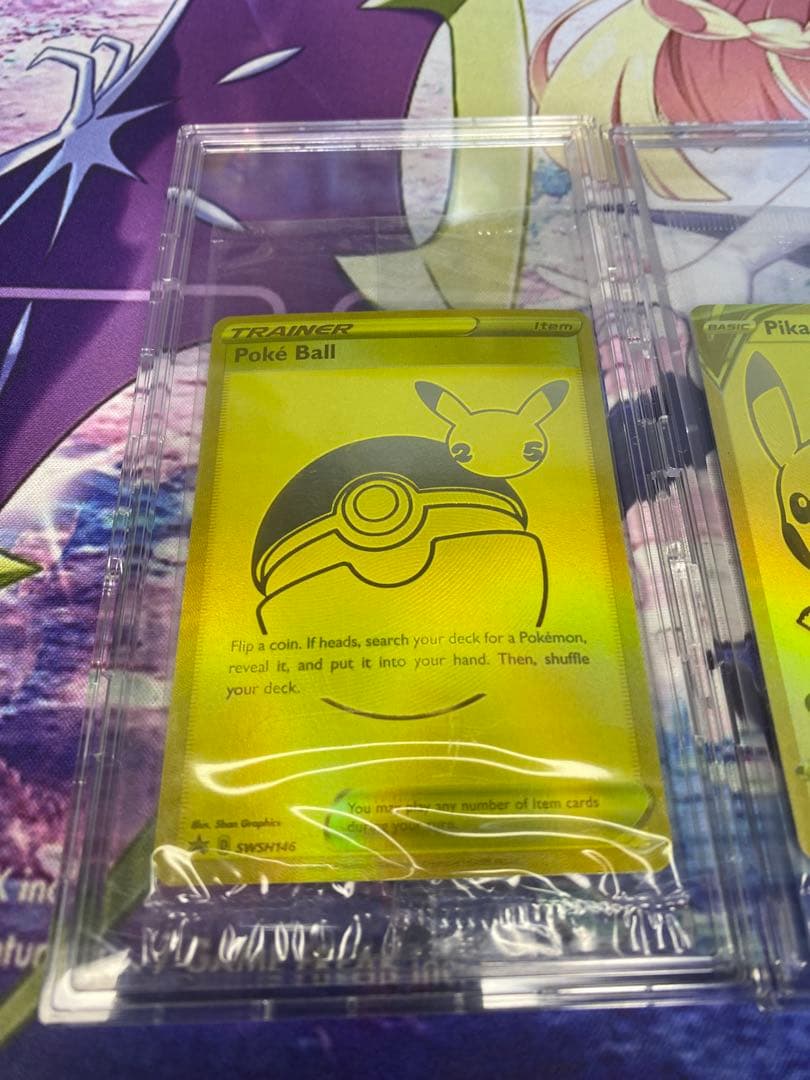 美品25th ポケカPikachu V Poké Ball ピカチュウ　英語