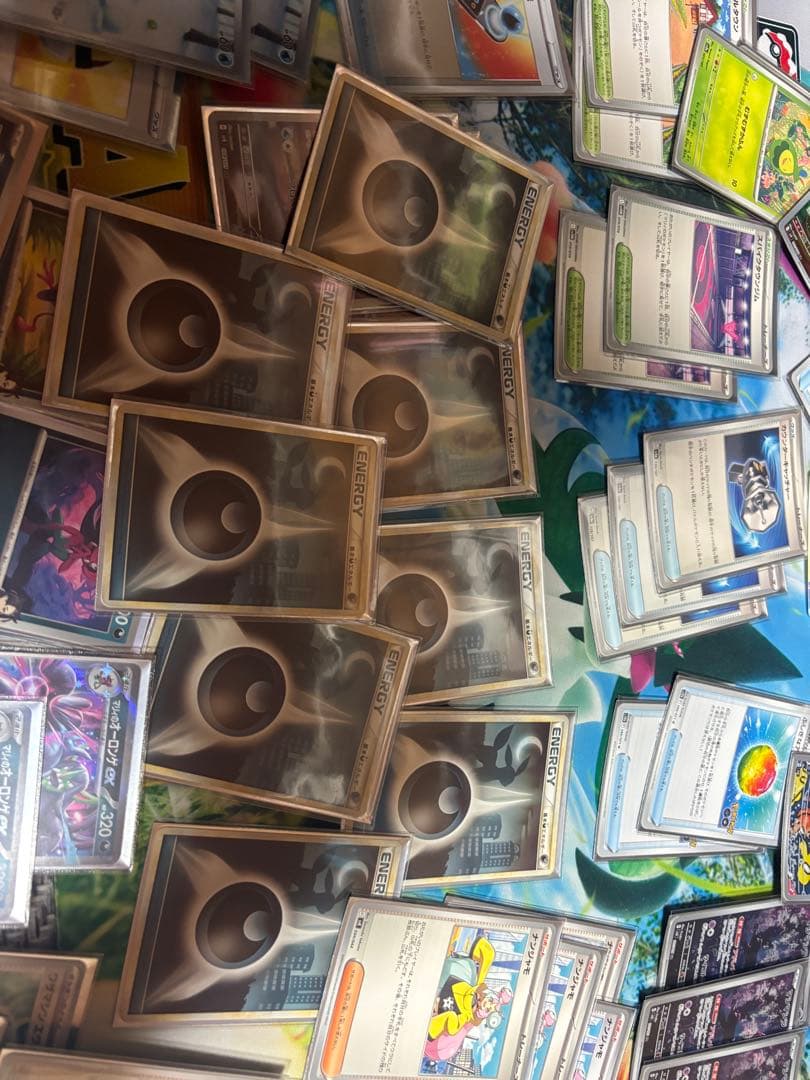 基本悪エネルギー レジェンド ブラッキー 8枚+カードケース、スリーブセット